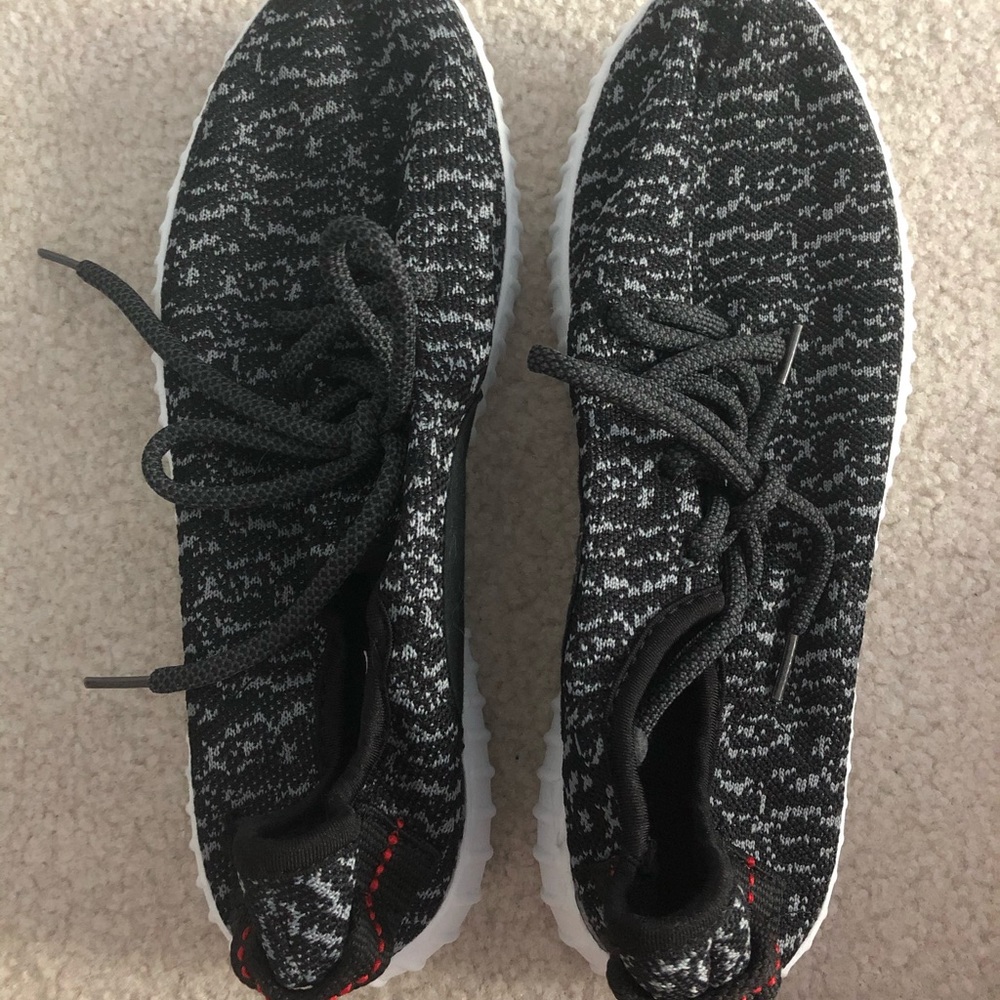 Fake Yeezys NEW!